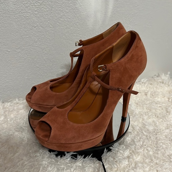 Authentic Gucci Suede T Strap Peep Toe Platform Heels Light Rust Color S… - Picture 3 of 15